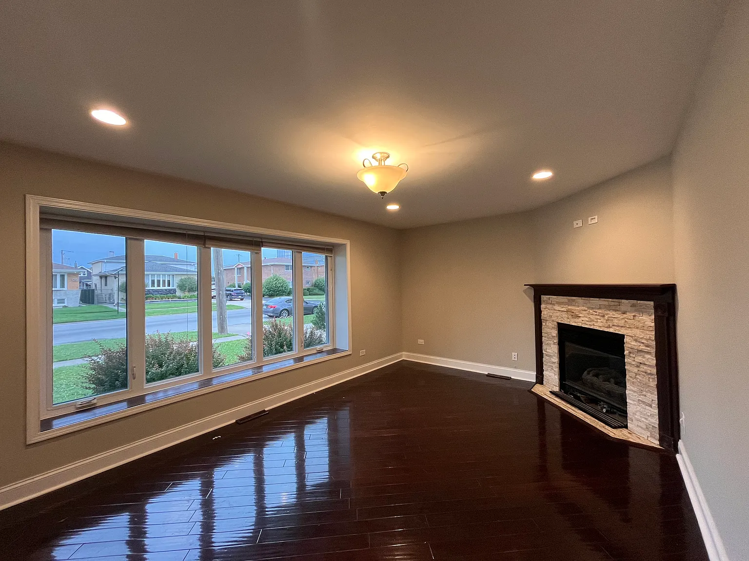 4 bed, 1.5 bath, 1286 sqft, $3,150 — Photo 3