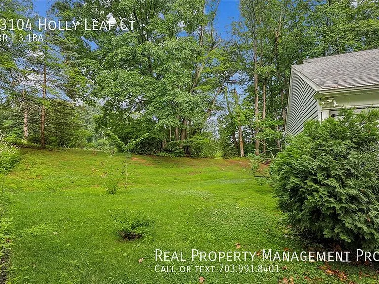 13104 Holly Leaf Ct — Photo 16