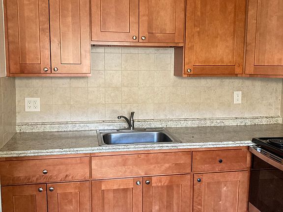 3rd image of 440 California St #4
