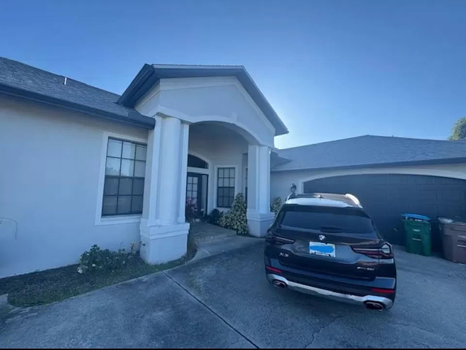 2102 SE 10th Ter