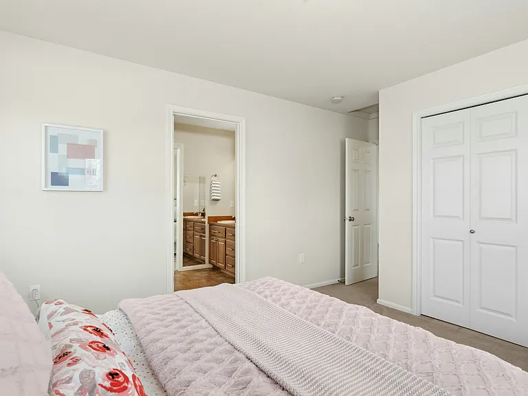22704 SE 51st St — Photo 35