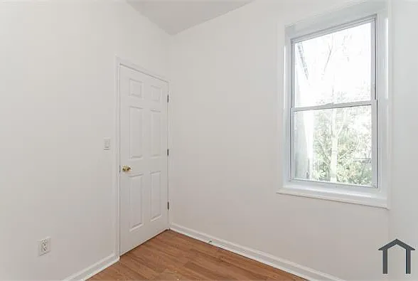 255 E Elkhart St — Photo 17