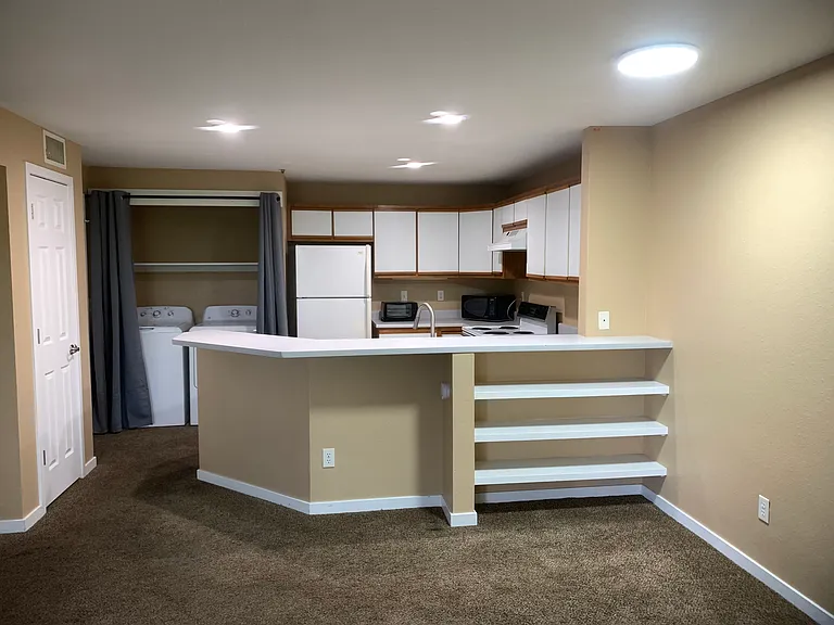 33 S Boulder Cir #311 — Photo 1