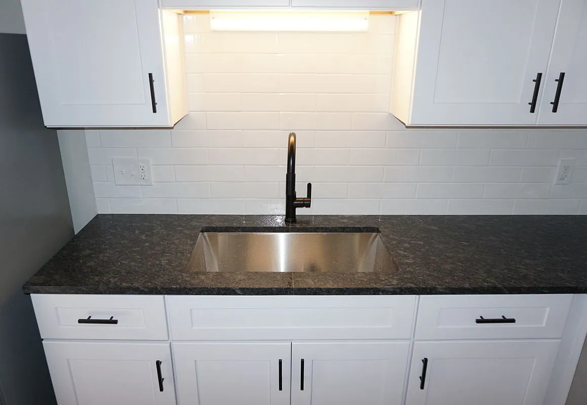 2 bed, 1.0 bath, 912 sqft, $1,400 — Photo 3