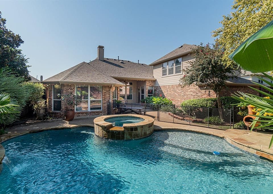 1st image of 409 Shady Oaks Dr