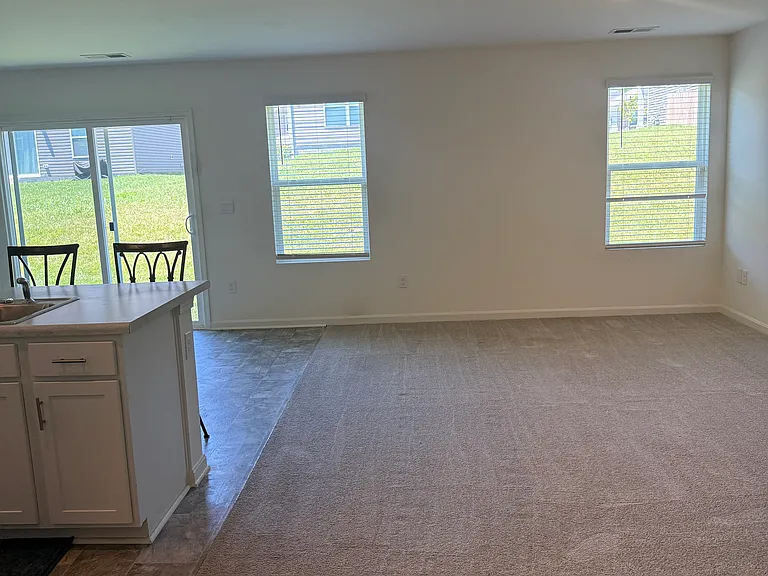 1506 Robin Rd — Photo 7