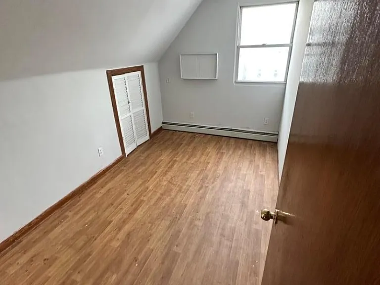 136 Marshall St — Photo 8