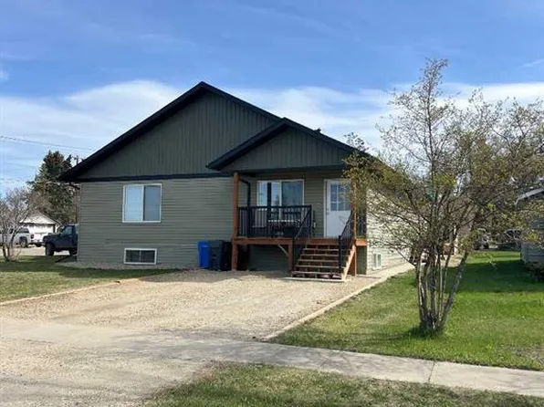 826 NW 3rd Ave, Beaverlodge, AB T0H 0C0