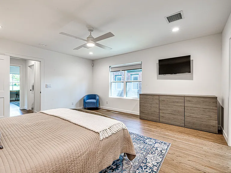 1540 S Columbia Pl — Photo 31