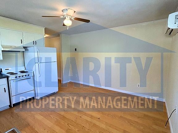 4th image of 1709 Clemmer St NE APT 4