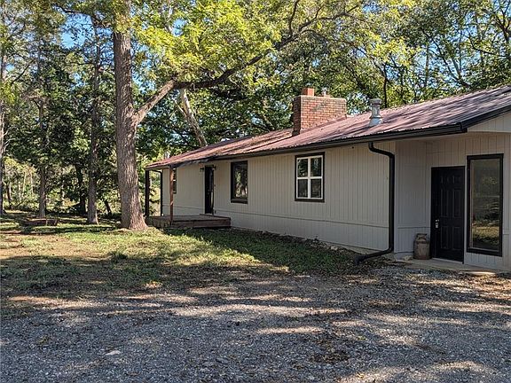 2nd image of 2594 Georgia Rd