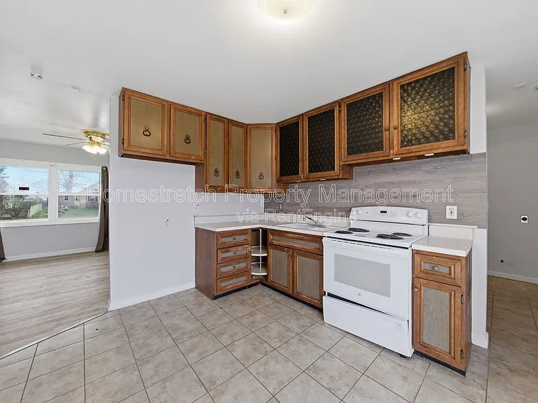 850 Saint Bartholomew Dr — Photo 8