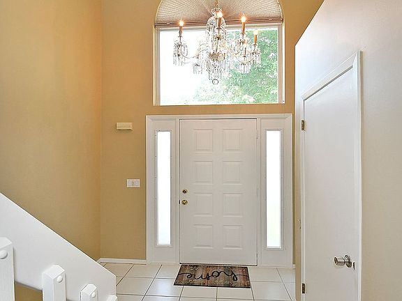 3rd image of 15 Stone Gate Ct