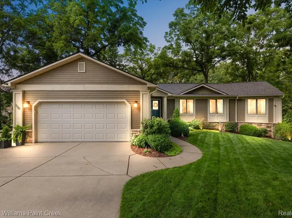 330 Hill St, Lake Orion, MI 48362