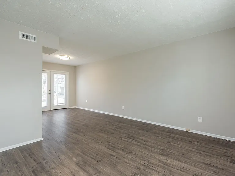 2512 McMillan St — Photo 2