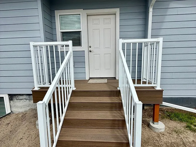 1329 Elm St — Photo 42