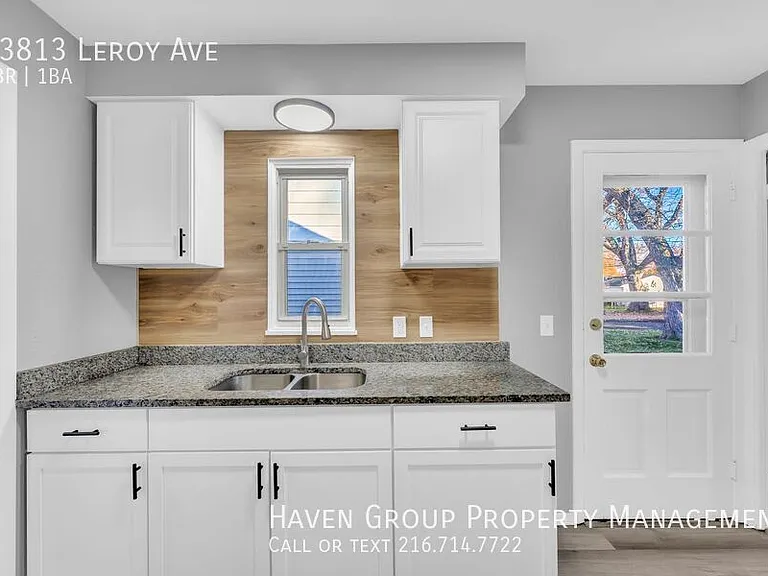 13813 Leroy Ave — Photo 11