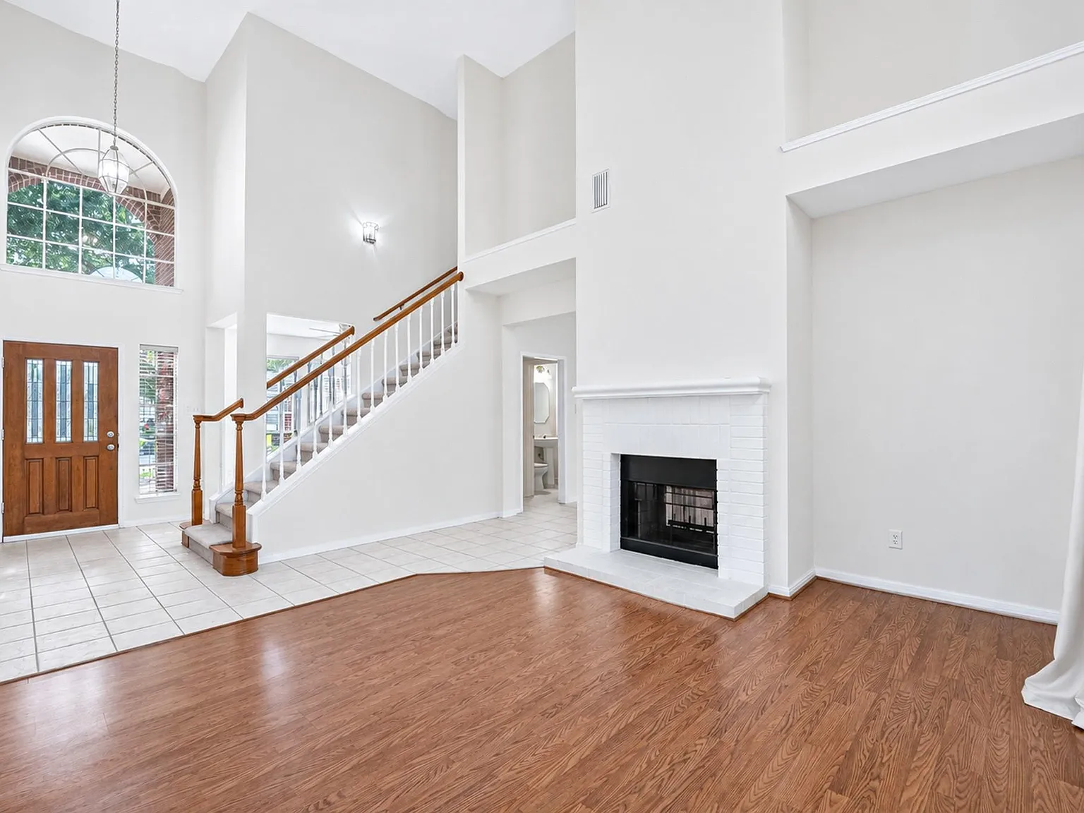 4 bed, 2.5 bath, 2545 sqft, $2,550 — Photo 4