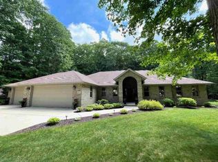 2879 River Forest Hills Dr, Pulaski, WI 54162
