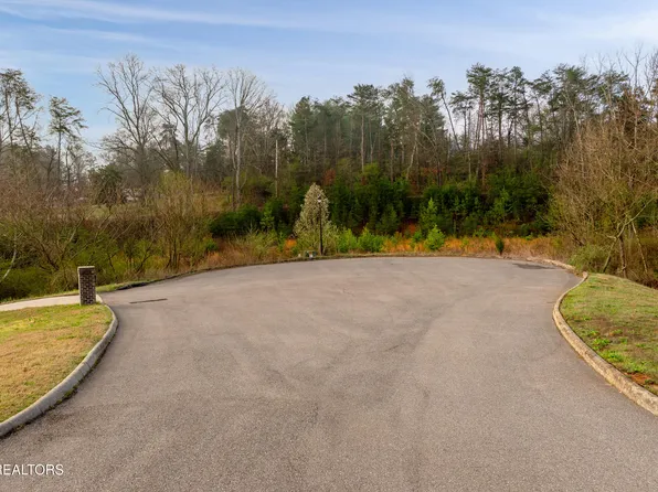 141 Tristan Ct, Lenoir City, TN 37771