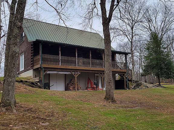 2nd image of 2400 Lake Ln