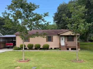 6333 Val St, Groves, TX 77619