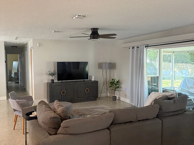 4704 Telfair Dr — Photo 8