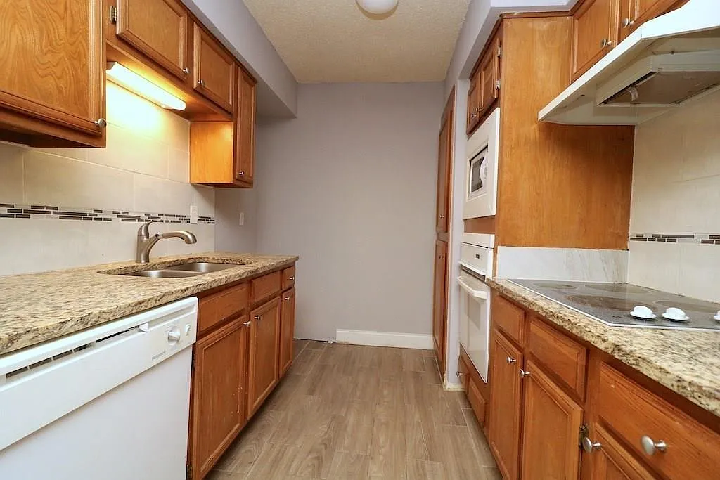 2 bed, 730 sqft, $1,100 — Photo 4