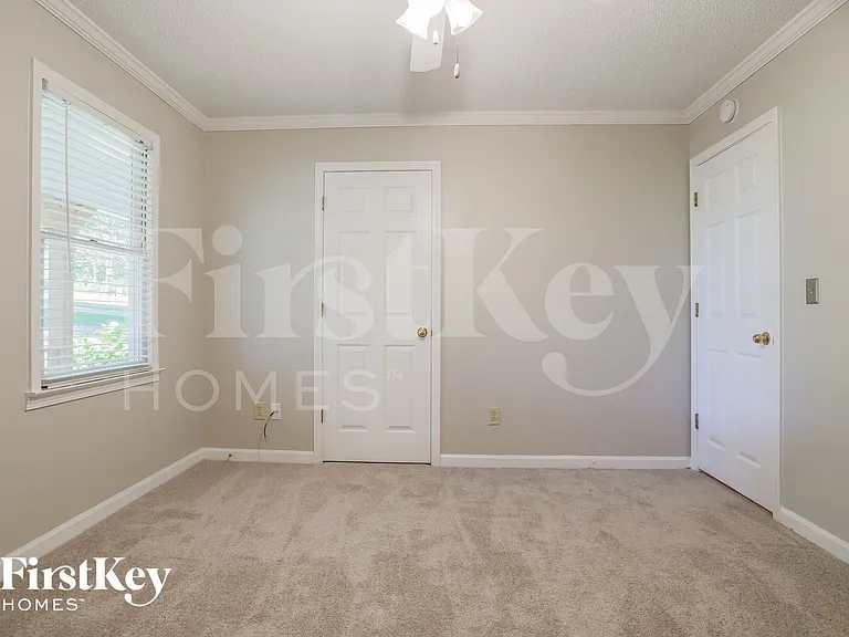226 David Larsen Dr — Photo 9