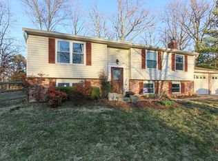 13 Candleberry Ct, Sterling, VA 20164