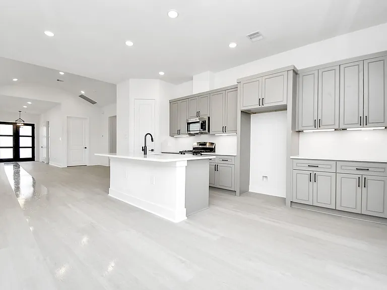 4352 Avron Dr — Photo 14