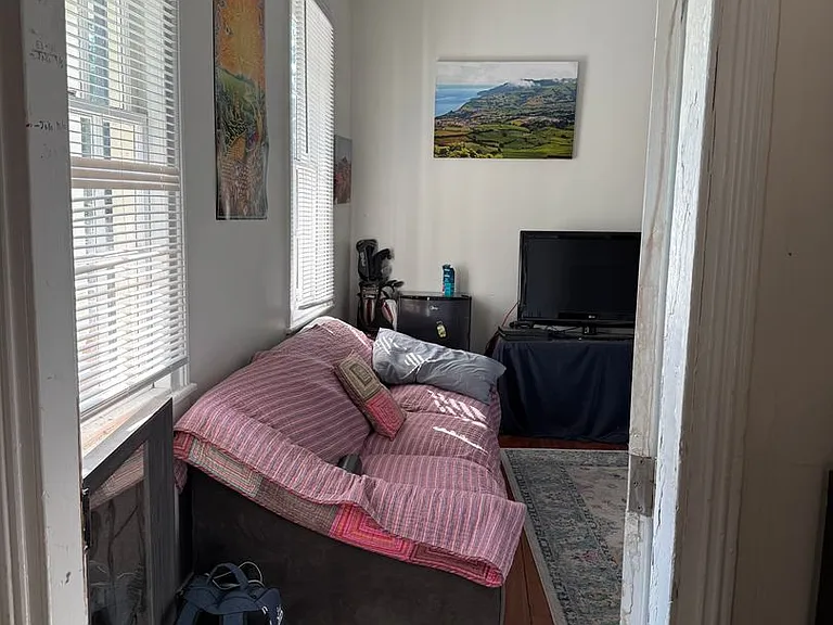 38 Bull St #D — Photo 13