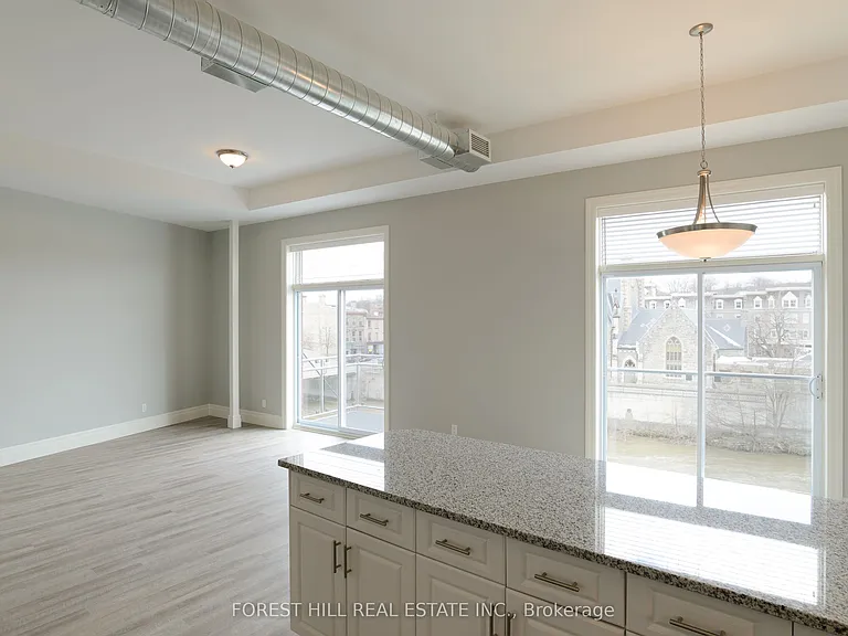 32 Water St N #201 — Photo 5