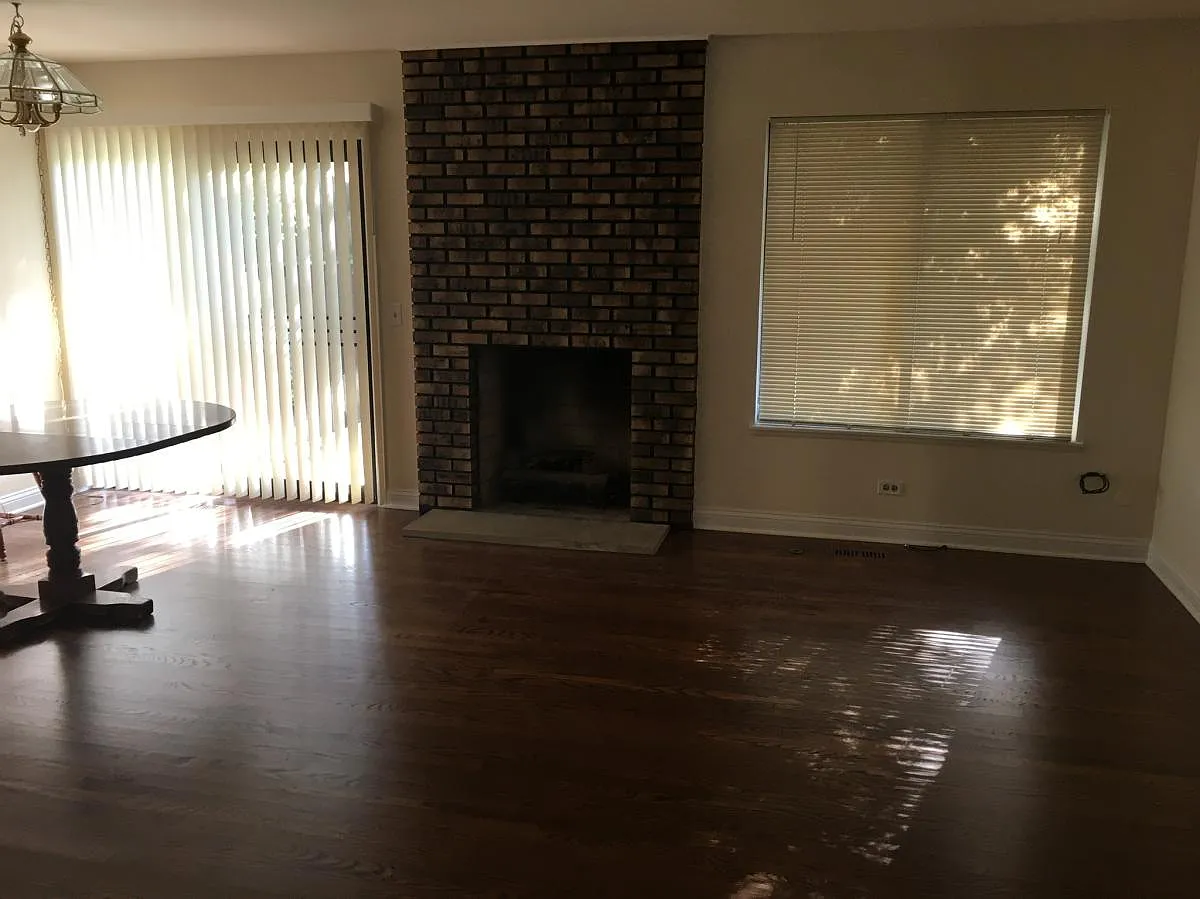 2 bed, 1.5 bath, 1477 sqft, $2,350 — Photo 3