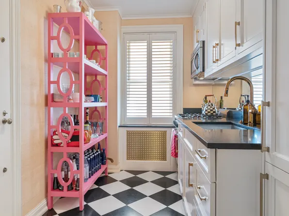 400 East 59th Street image 6 of 15