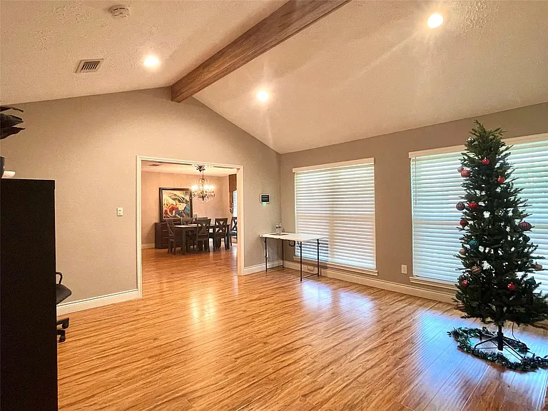 3023 Sam Houston Dr — Photo 6