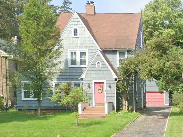 2144 Oakland Dr, Kalamazoo, MI 49008