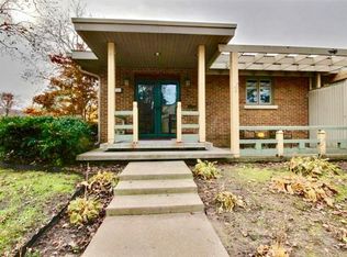 2324 Vine St, La Crosse, WI 54601