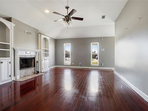 3rd image of 4413 Stella Dr
