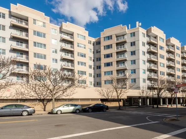 30 Chelsea St APT 402, Everett, MA 02149