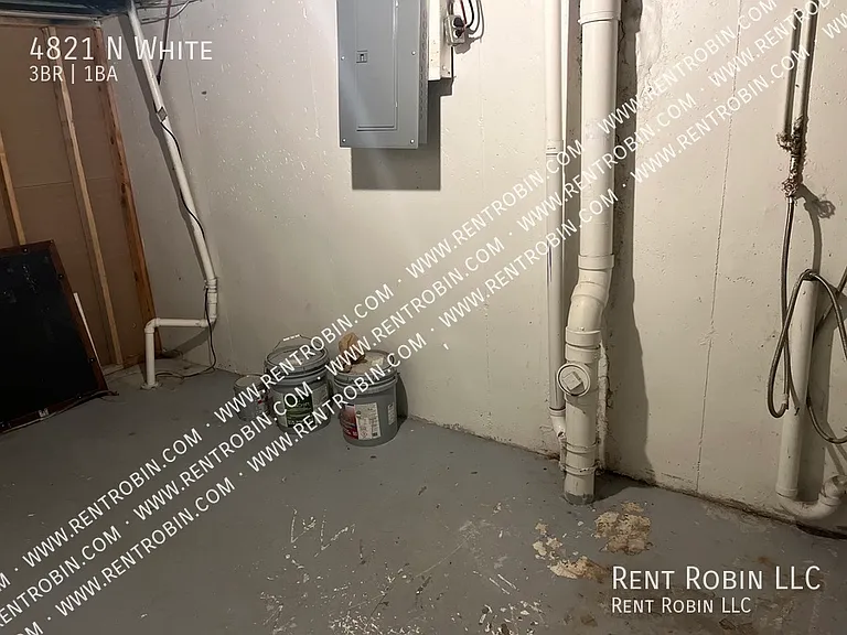 4821 N White Ave — Photo 17