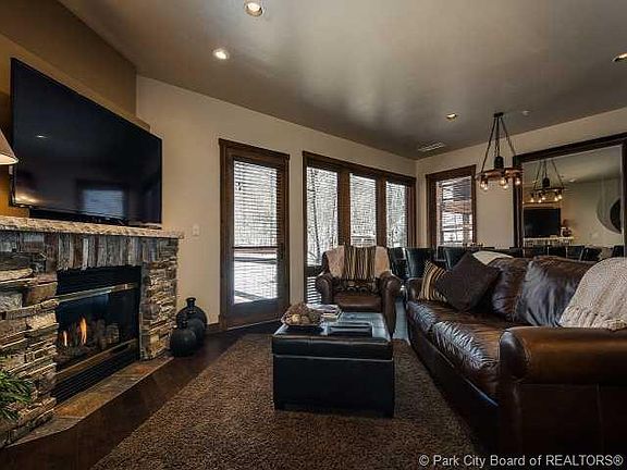 4th image of 2880 Deer Valley Drive Dr E #6210