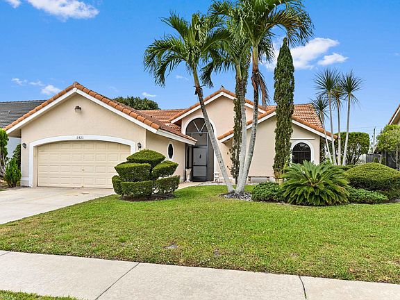 2nd image of 5421 Helene Cir