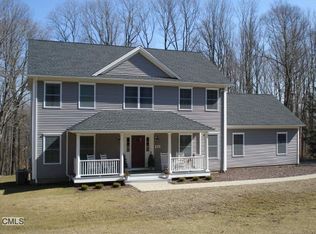 16 Arliss Dr, Trumbull, CT 06611