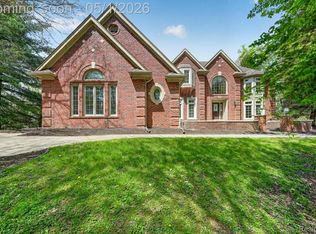 22293 Brockshire St, Novi, MI 48375