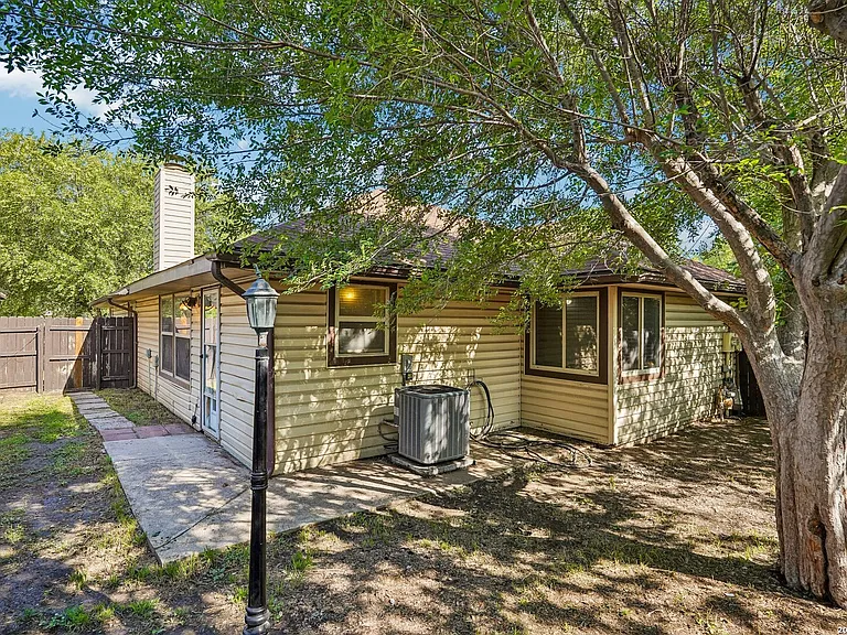 3806 Candlecrown Ct — Photo 24