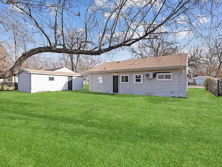 11893 Bridgevale Ave — Photo 4