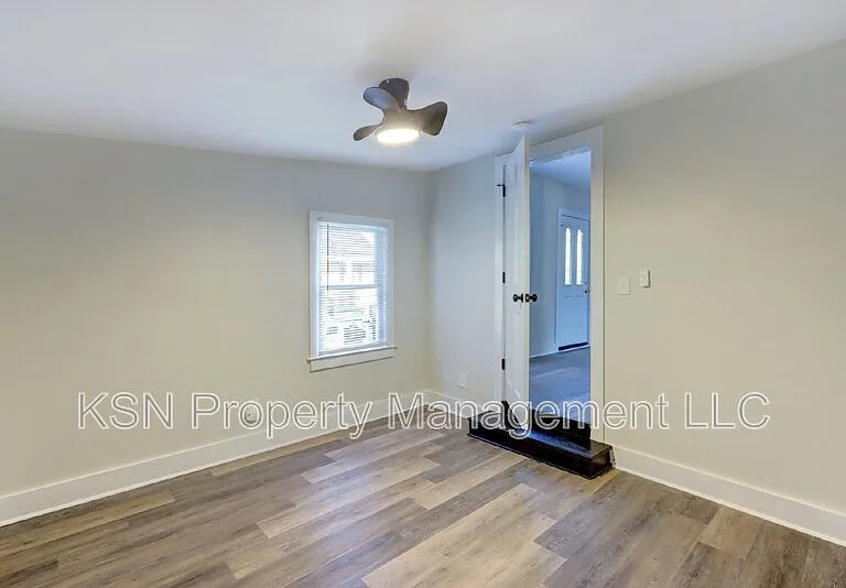 543 E Harris St — Photo 16