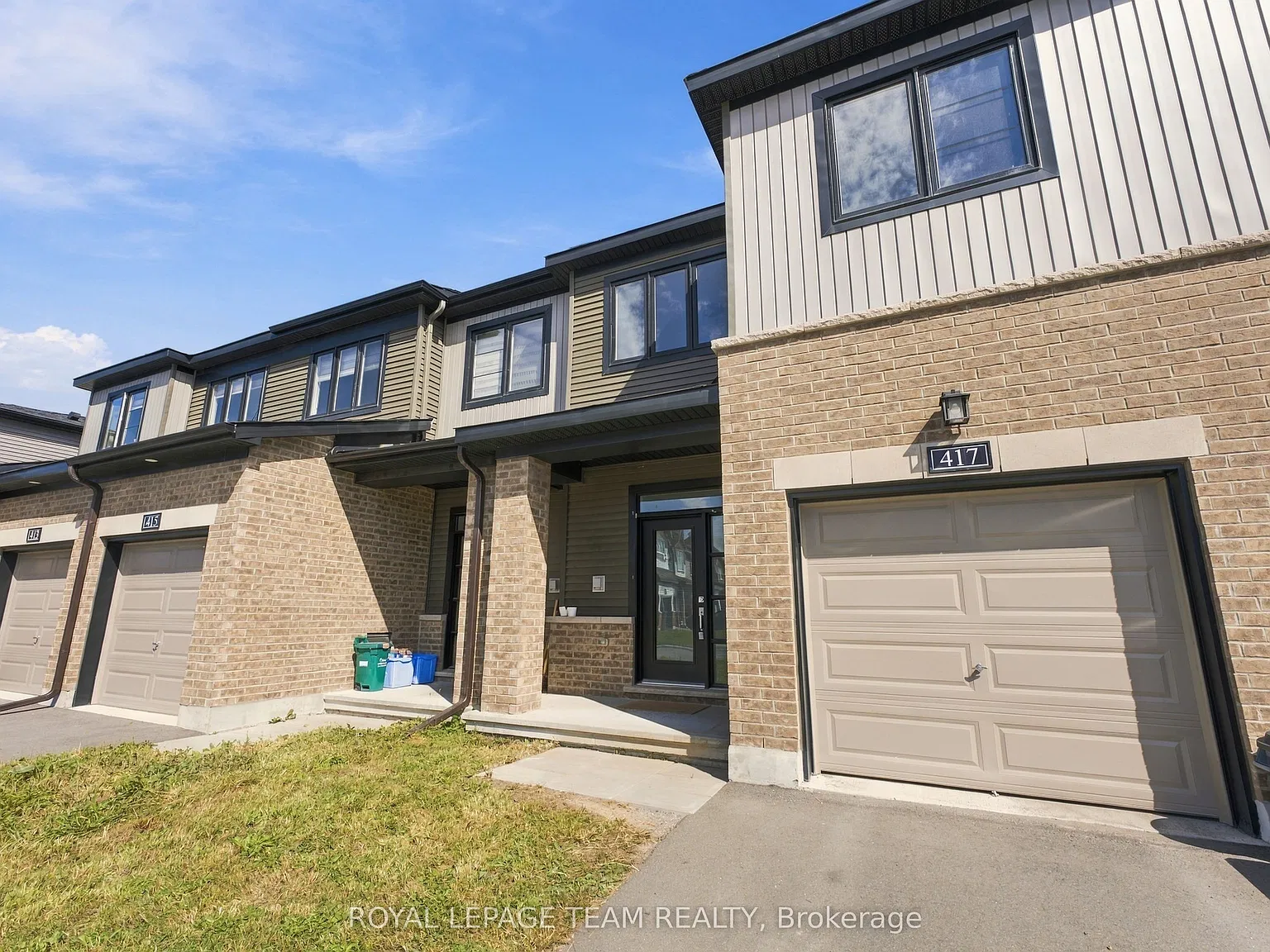 3 bed, $2,700 — Photo 2