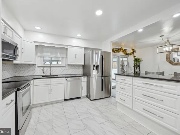 326 Francis Dr, Havertown, PA 19083